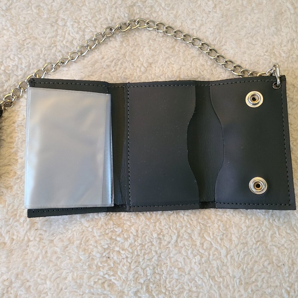 Relic Black Tri-Fold Wallet With Chain - Picture 3 of 6